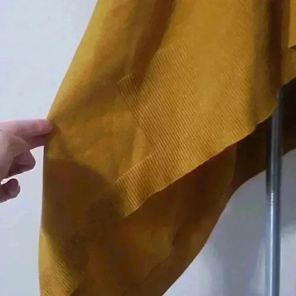 Cyrus Sharkbite Hem Tunic Sweater - Picture 7 of 8